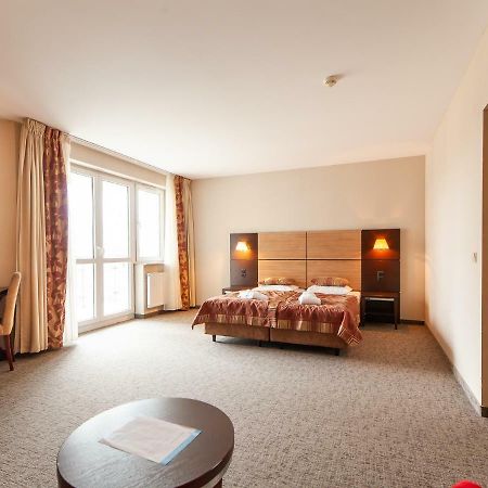 Apartament Hotelowy Delux W Kolobrzegu Ul Kosciuszki 16 Pobyt 7 Nocy 20 Procent Rabatu ,4 Dni 10 Procent Rabatu Екстериор снимка