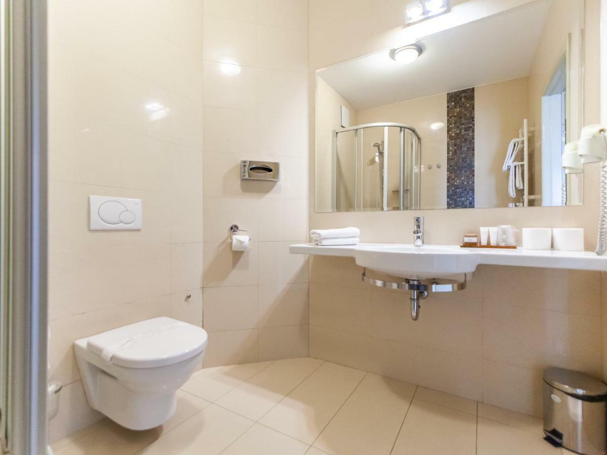 Apartament Hotelowy Delux W Kolobrzegu Ul Kosciuszki 16 Pobyt 7 Nocy 20 Procent Rabatu ,4 Dni 10 Procent Rabatu Екстериор снимка