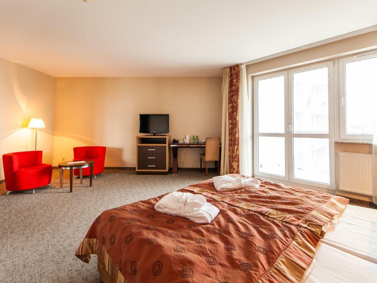 Apartament Hotelowy Delux W Kolobrzegu Ul Kosciuszki 16 Pobyt 7 Nocy 20 Procent Rabatu ,4 Dni 10 Procent Rabatu Екстериор снимка